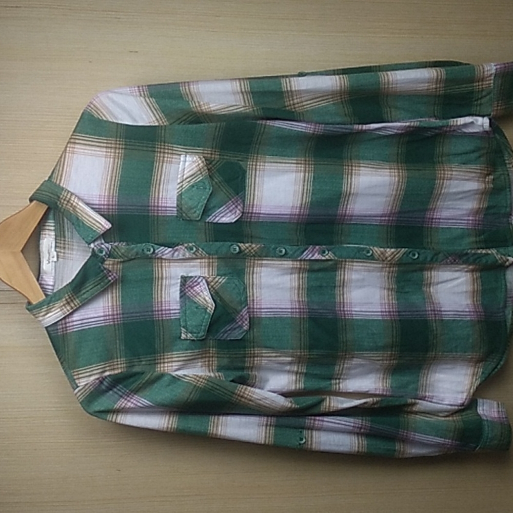 Win Win Apparel Women's Button up Shirt in Green, tan, pink & white